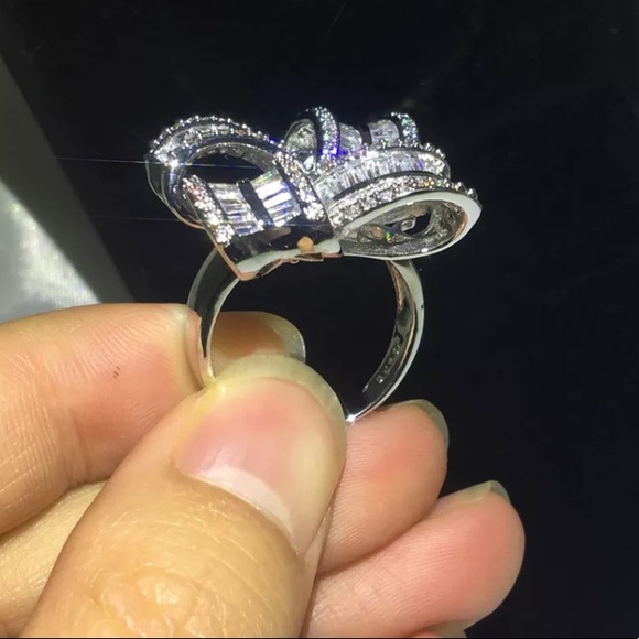 ¥ New Luxury Diamond 925 Sterling Silver Ring - Picture 5 of 7